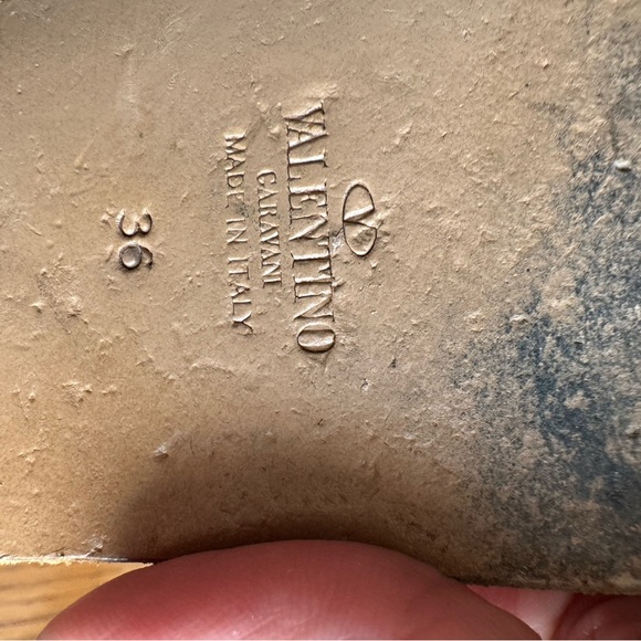 Genuine Valentino Garavani Rockstud sandals. Size 36 - Picture 3 of 3